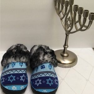 Hanukkah shoes/Jewish slippers for women/Blue Hanukkah slippers. Sz Lg 9/10.